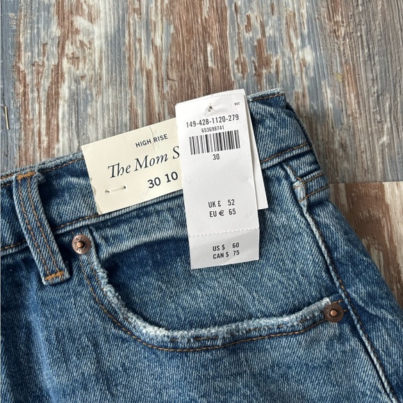 NWT Abercrombie women’s Jean shorts size 30/10 - Picture 3 of 9